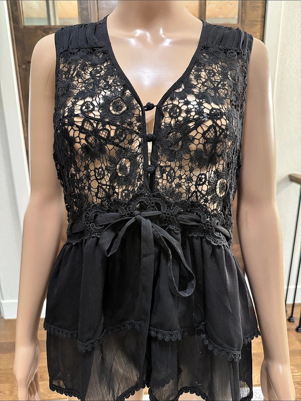 Vintage Black Floral Lace Peplum baby doll Blouse Size Small